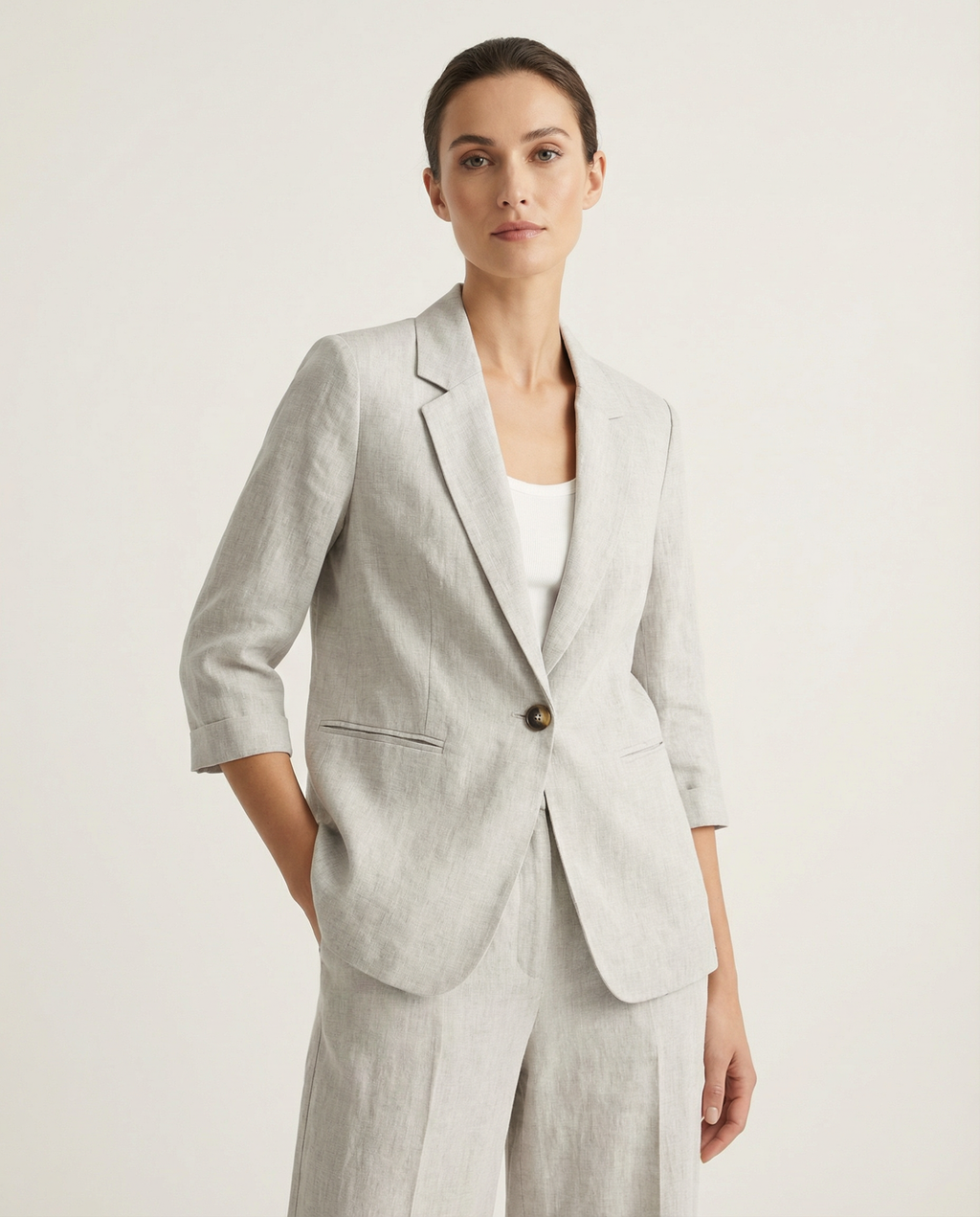 Lightweight Cotton Linen Women's Blazer for Casual and Elegant Outings