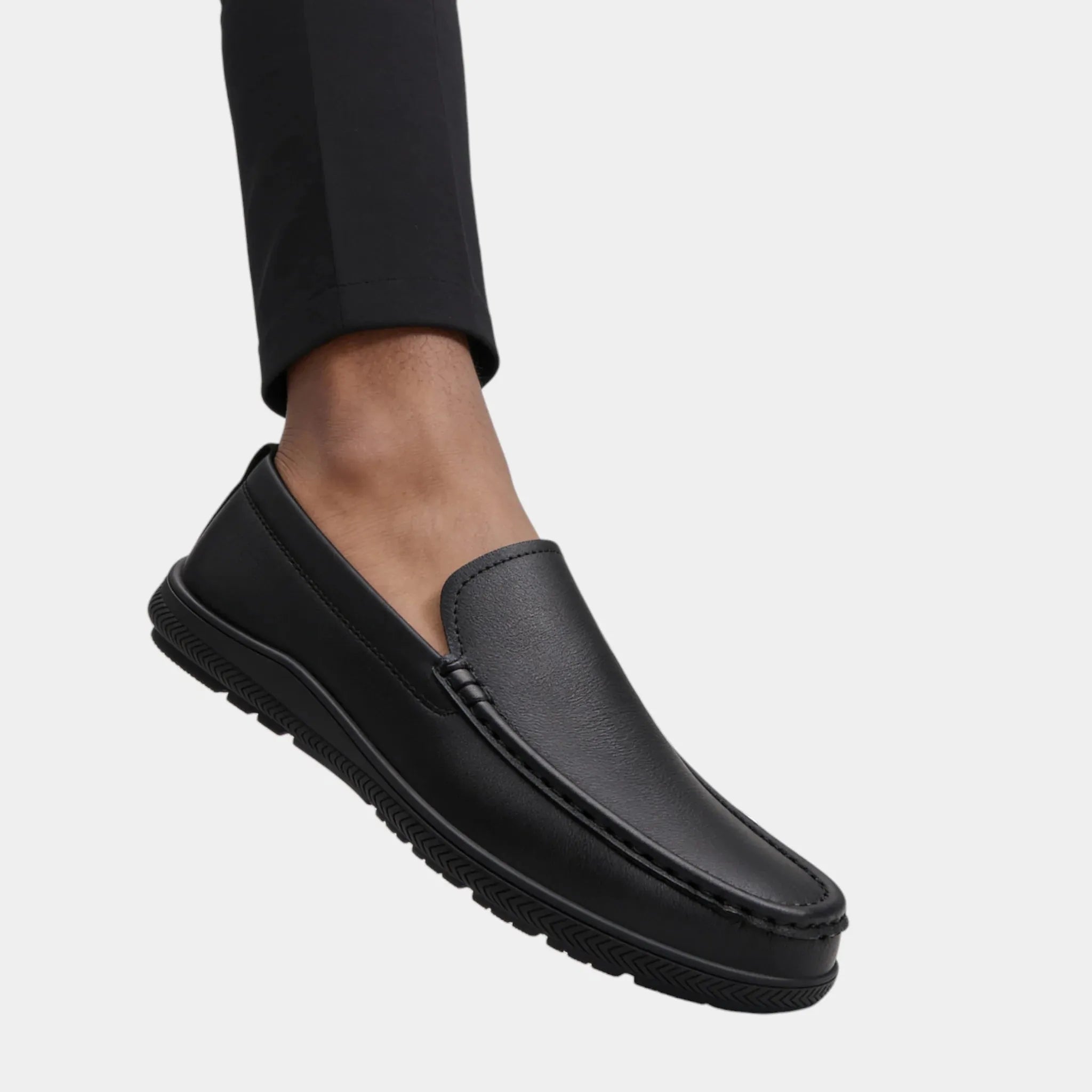 Men's Leather Moccasin Loafers - Comfortable Driving Shoes for Casual Wear