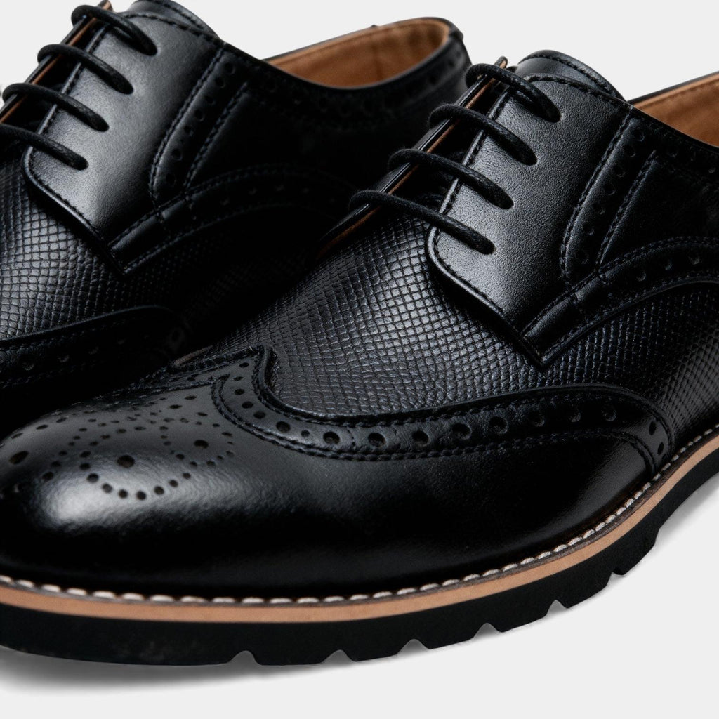 Men's Wingtip Brogue Shoes in Faux Leather for Formal and Casual Wear