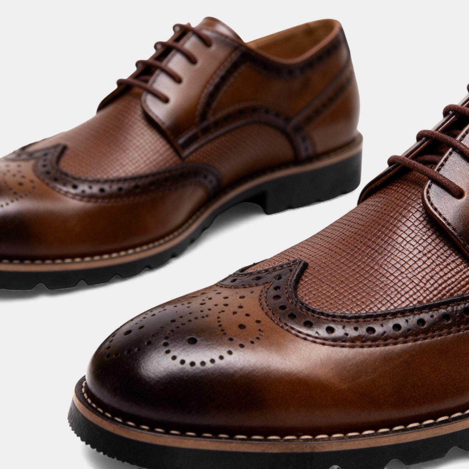 Men's Wingtip Brogue Shoes in Faux Leather for Formal and Casual Wear