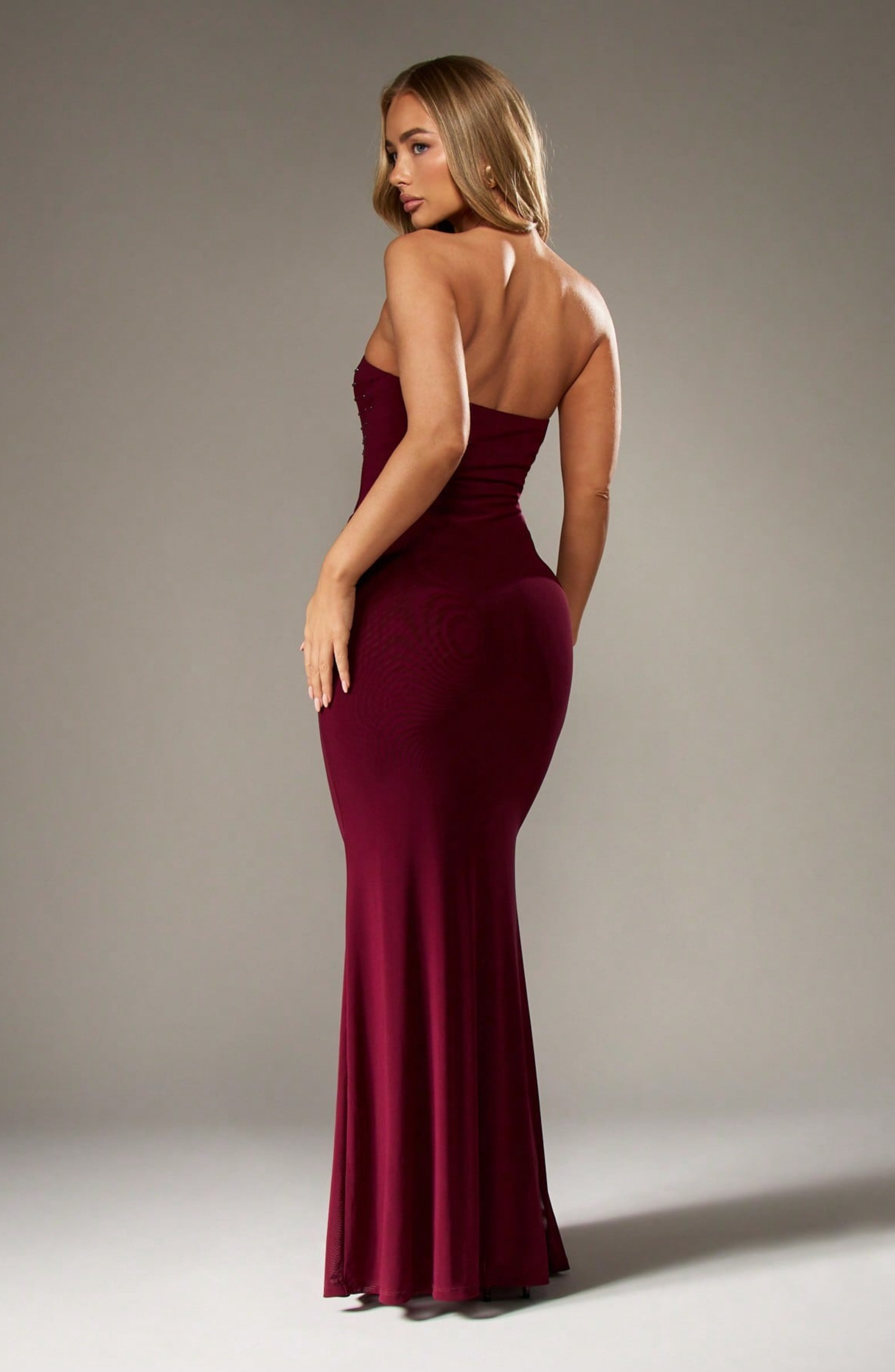 Red Maxi Dress with Adjustable Straps for Casual or Formal Events