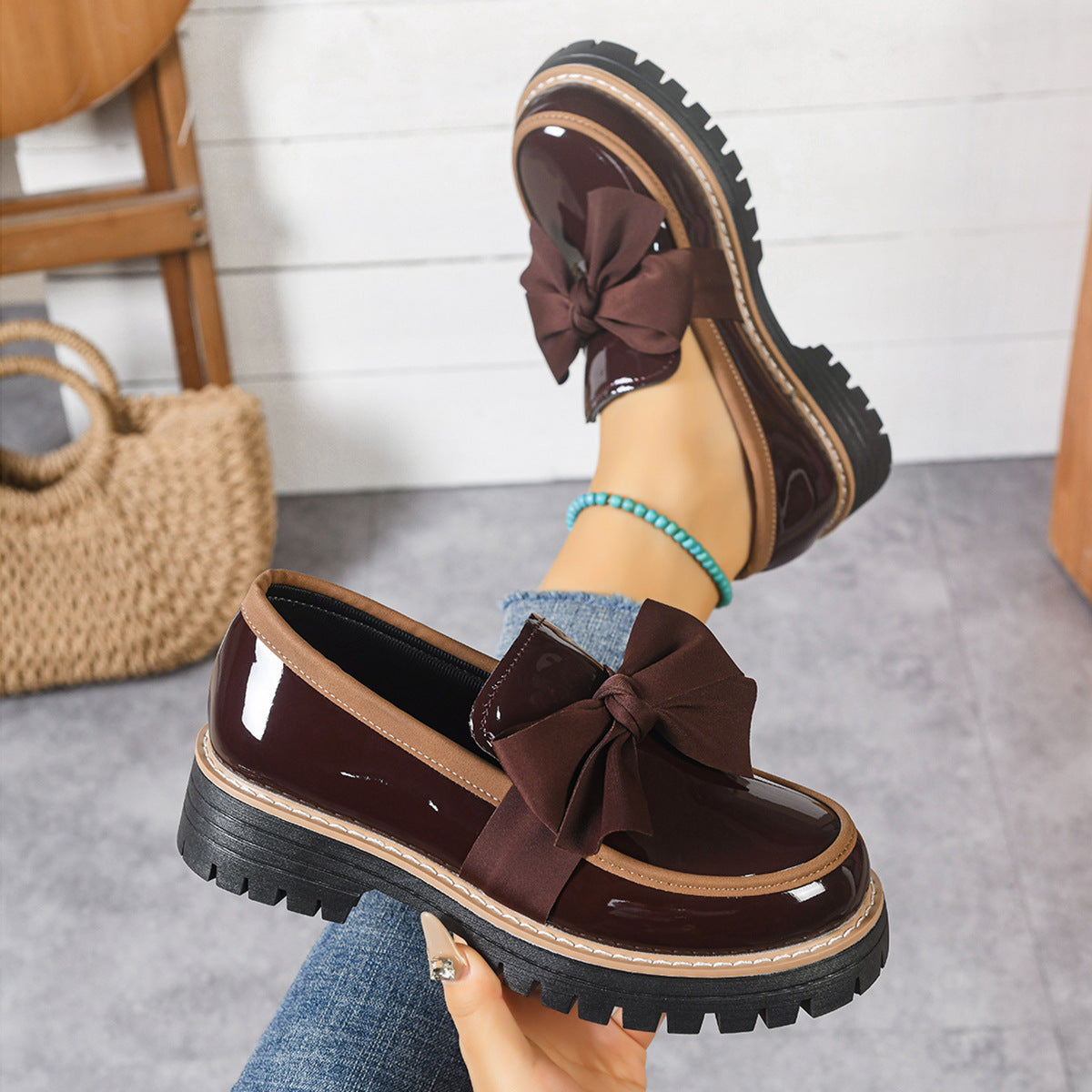 Retro Bowknot Thick-Soled Women's Shoes - Stylish and Comfortable Footwear for Casual Outings