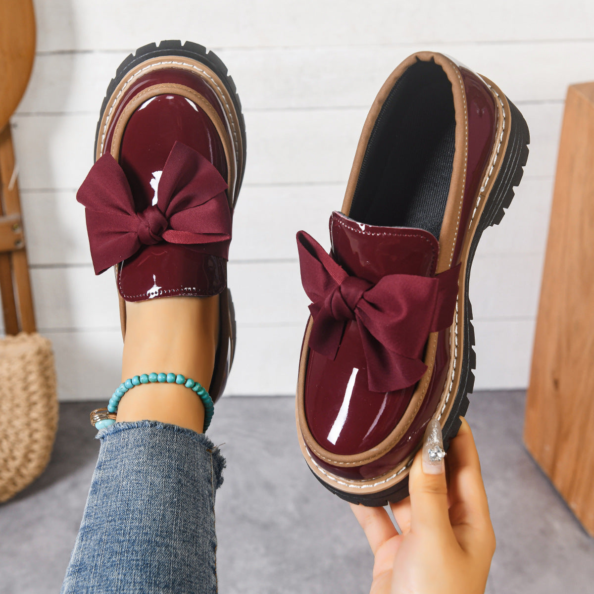 Retro Bowknot Thick-Soled Women's Shoes - Stylish and Comfortable Footwear for Casual Outings