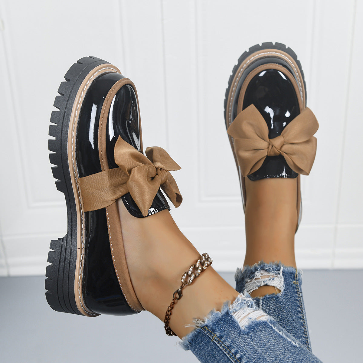 Retro Bowknot Thick-Soled Women's Shoes - Stylish and Comfortable Footwear for Casual Outings