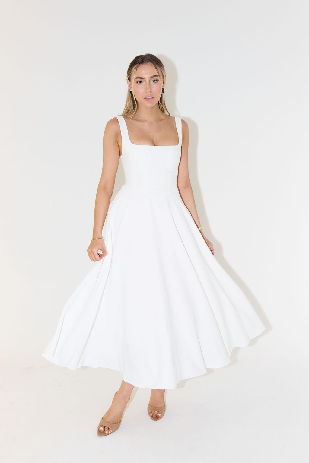 Women's Sleeveless Midi Dress with Square Neckline - Casual Summer Fashion for Everyday Wear