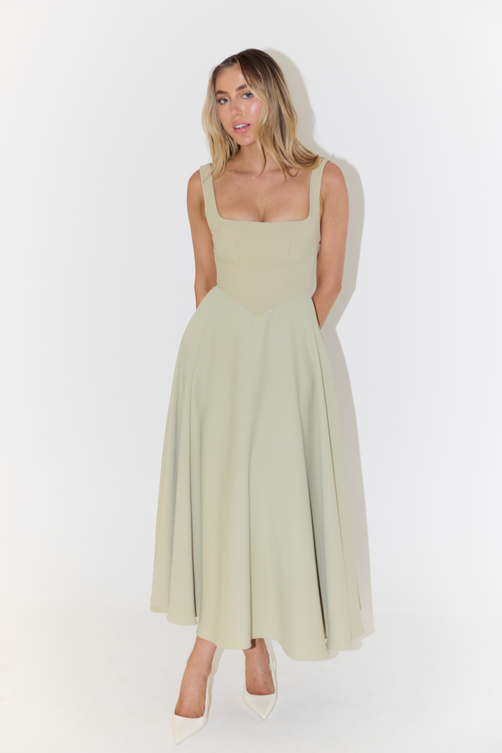 Women's Sleeveless Midi Dress with Square Neckline - Casual Summer Fashion for Everyday Wear